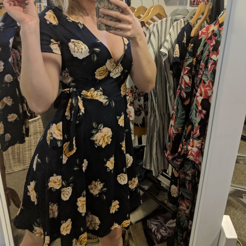 5/$25 Floral Summer Dress - Picture 5 of 5
